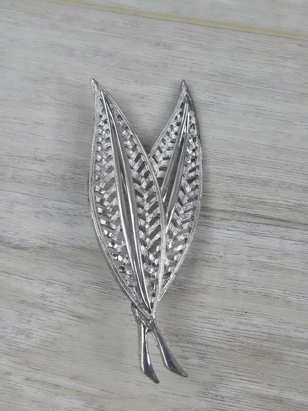 ​Vintage J.J. Signed Silver Tone Openwork Chevron Leaf Brooch Pin Jonette Jewelr